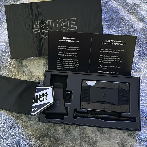 Ridge Stainless Damascus Wallet with Money Clip Cash Strap - Picture 2 of 6